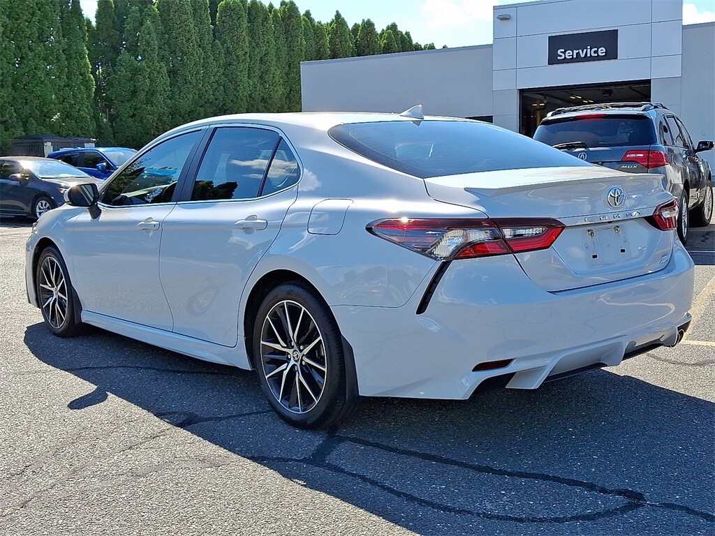 2023 Toyota Camry SE photo 4
