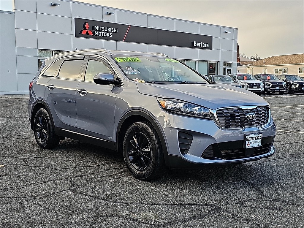 2020 Kia Sorento LX's photo