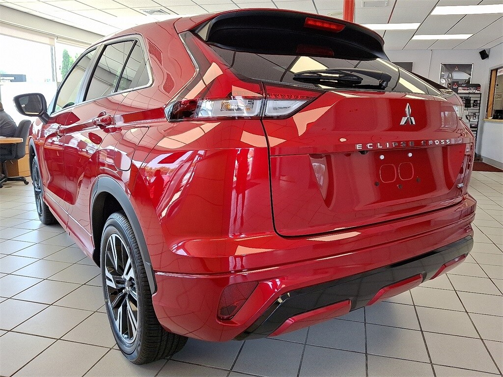2025 Mitsubishi Eclipse Cross SEL photo 3