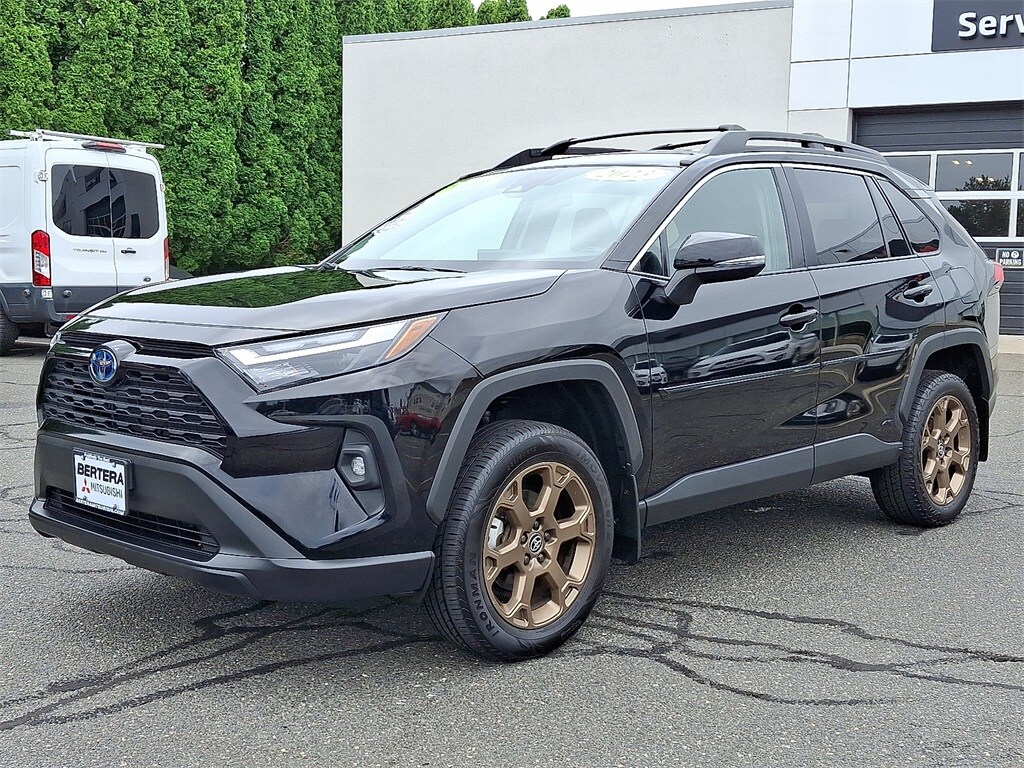 2023 Toyota RAV4 Hybrid photo 2