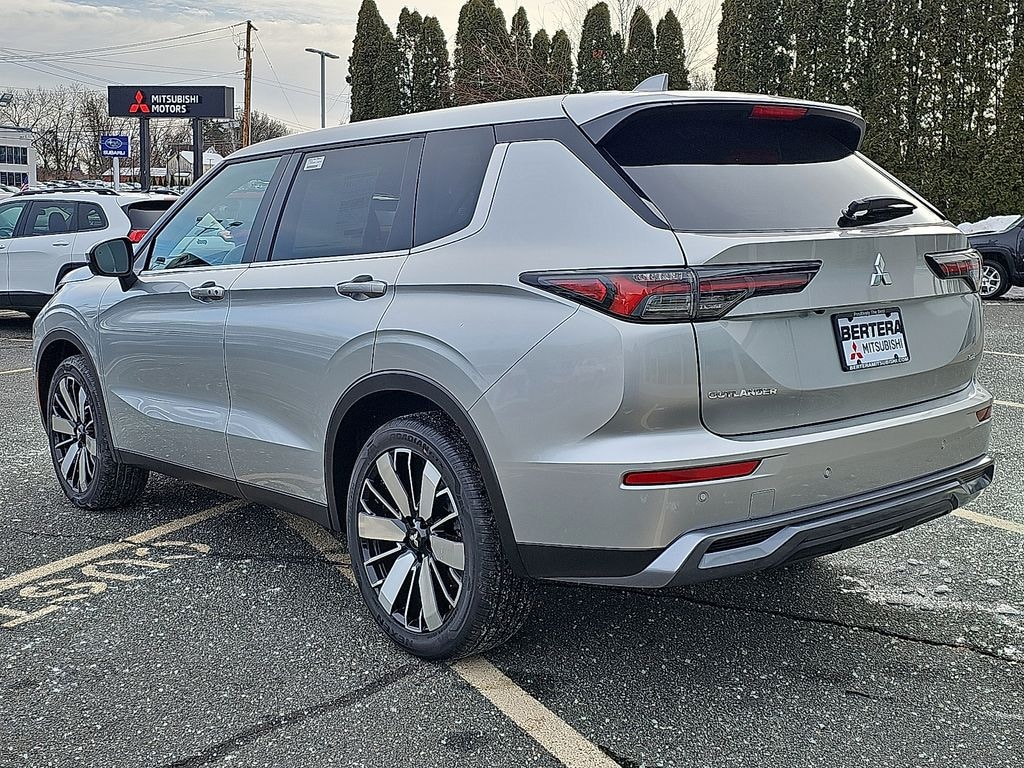 New 2026 Mitsubishi Outlander SE SUV