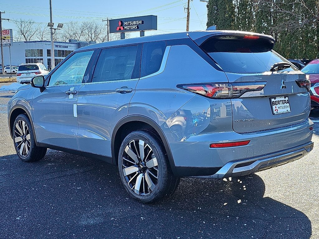 New 2026 Mitsubishi Outlander SE SUV