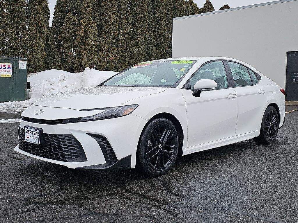 Used 2025 Toyota Camry SE Sedan