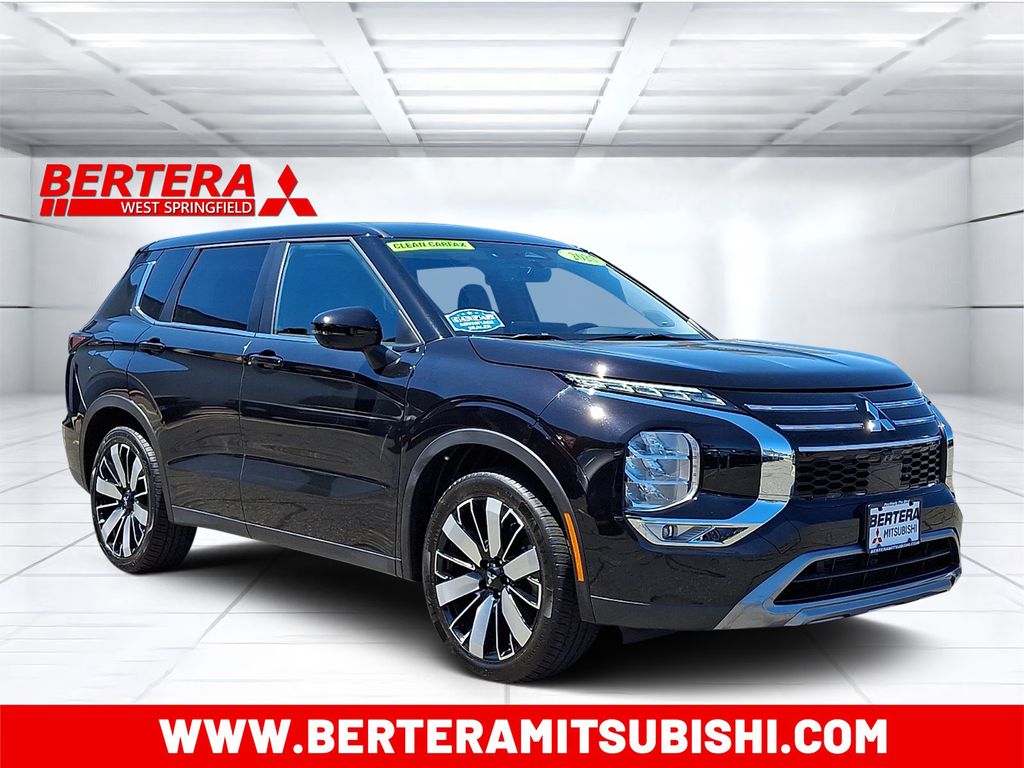 2025 Mitsubishi Outlander SE S-AWC's photo