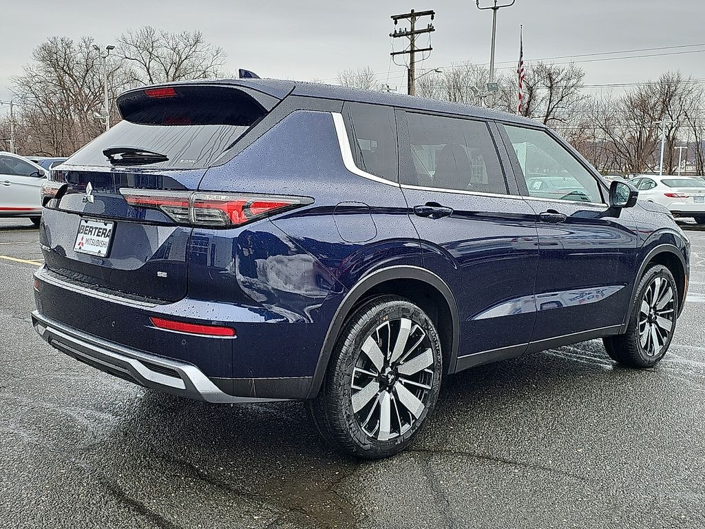 New 2026 Mitsubishi Outlander SE SUV