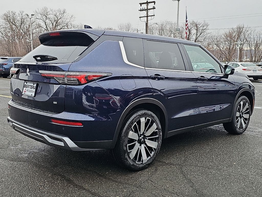 New 2026 Mitsubishi Outlander SE SUV