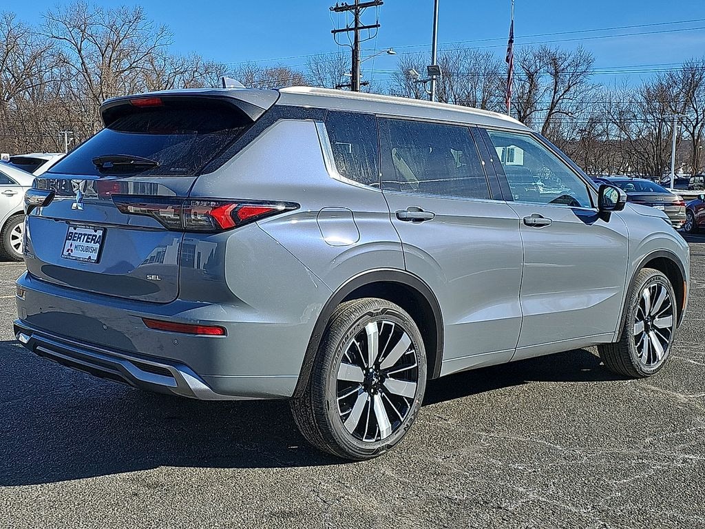 New 2026 Mitsubishi Outlander SEL SUV