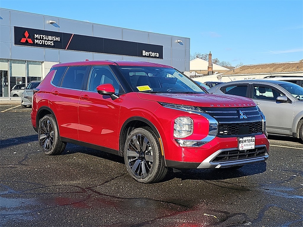 2026 Mitsubishi Outlander SE's photo