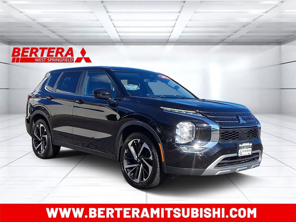 Used 2024 Mitsubishi Outlander SE SUV