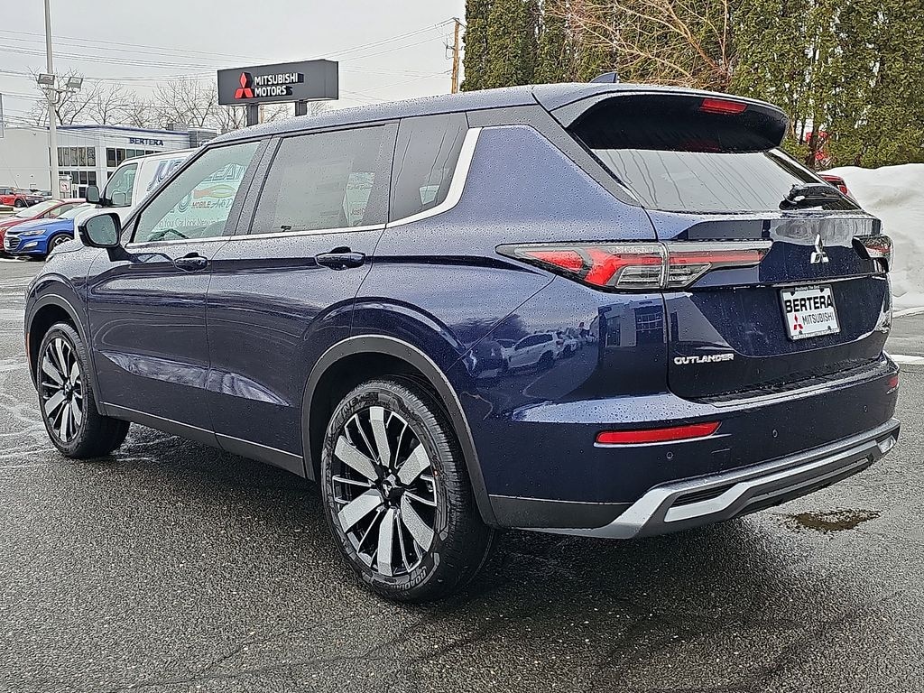 New 2026 Mitsubishi Outlander SE SUV