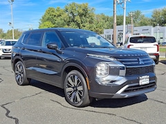 2025 Mitsubishi Outlander SE SUV