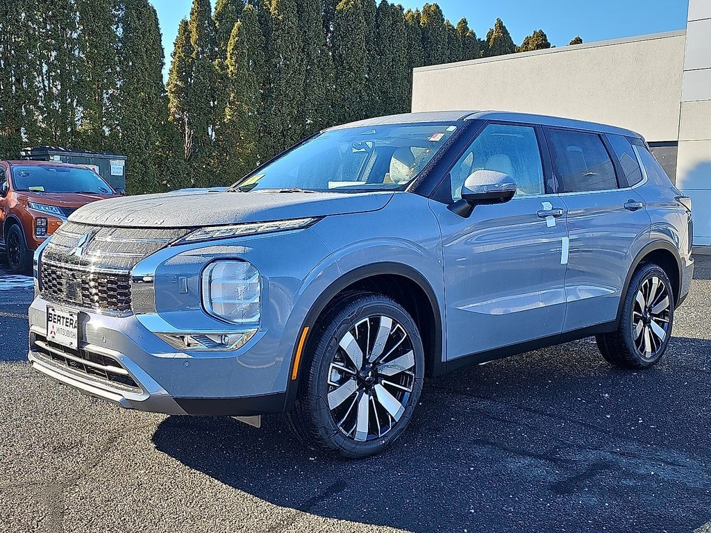 New 2026 Mitsubishi Outlander SE SUV