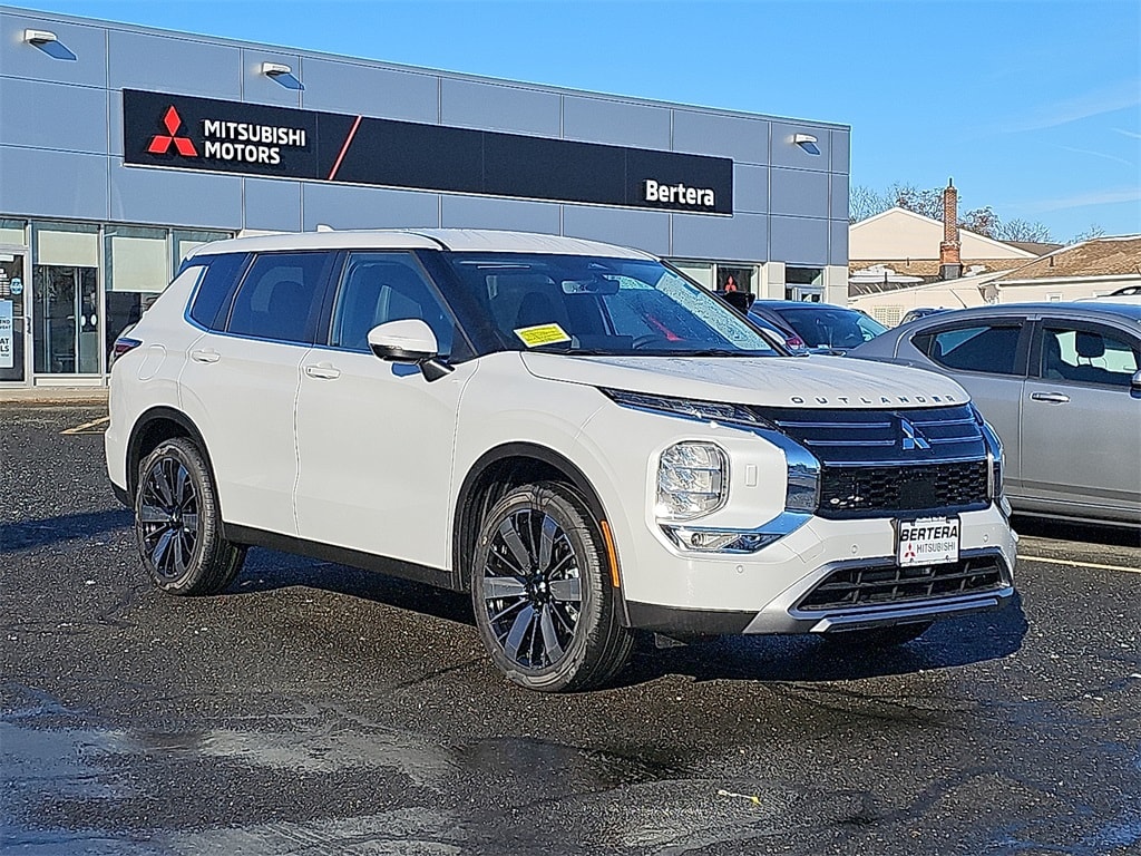 New 2026 Mitsubishi Outlander SE SUV