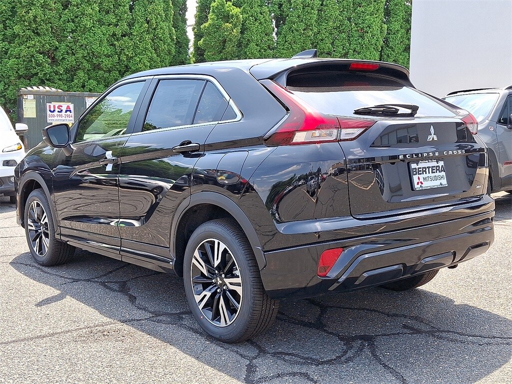 2025 Mitsubishi Eclipse Cross SEL photo 3
