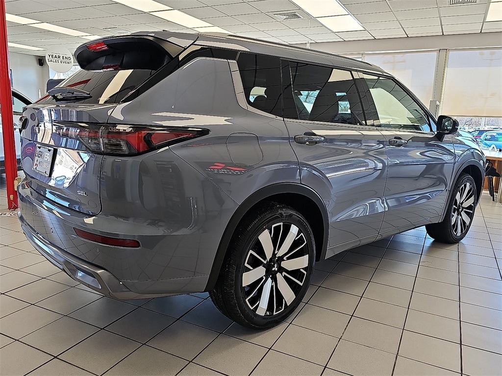 New 2026 Mitsubishi Outlander SEL SUV