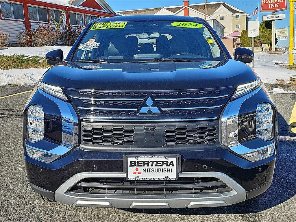 Used 2024 Mitsubishi Outlander SE SUV