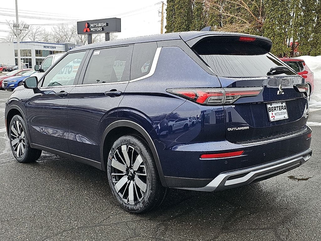 New 2026 Mitsubishi Outlander SE SUV