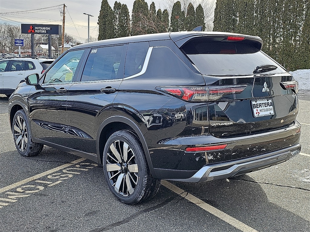 New 2026 Mitsubishi Outlander SE SUV