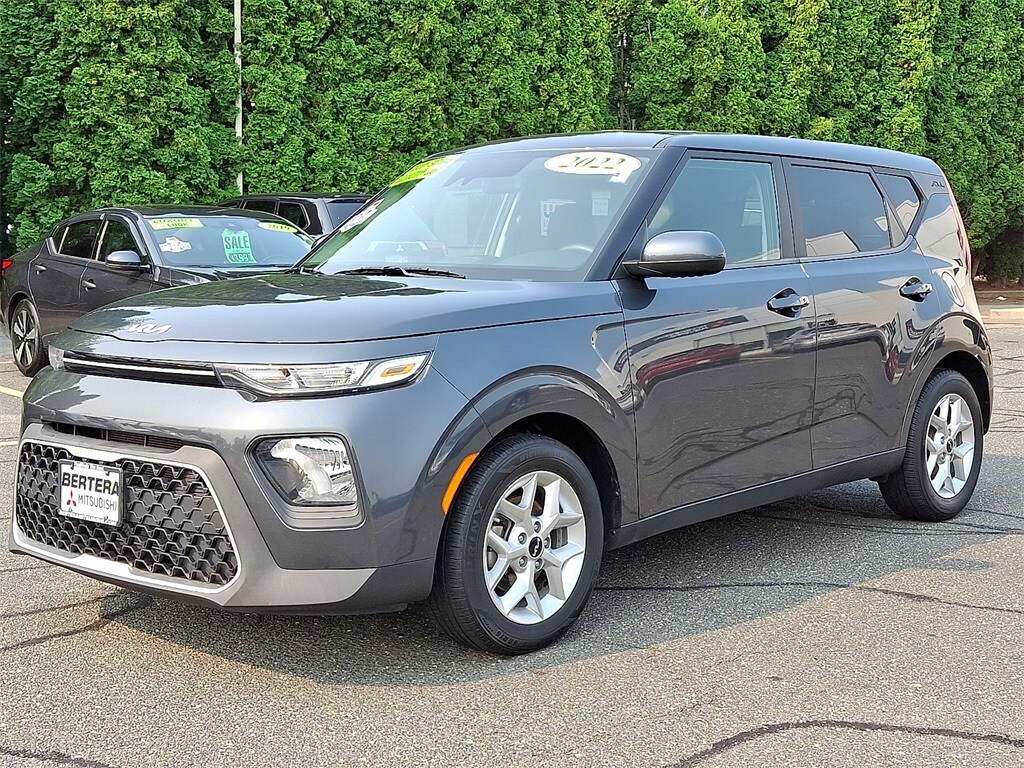 2022 Kia Soul LX photo 3