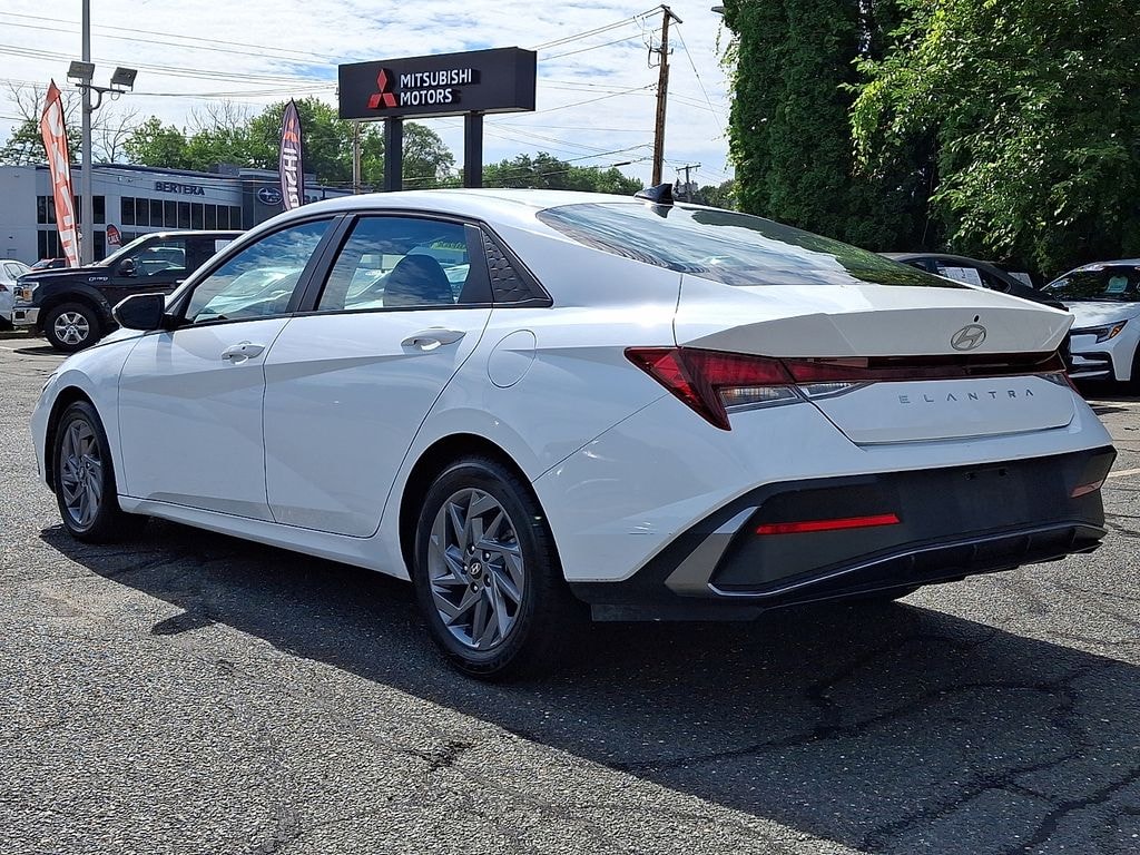 Used 2024 Hyundai Elantra SEL Sedan