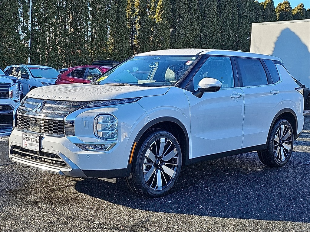 New 2026 Mitsubishi Outlander SE SUV