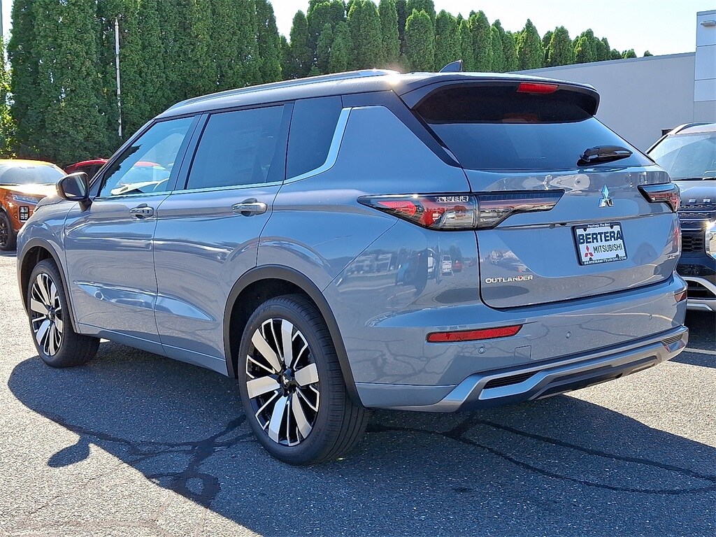 2025 Mitsubishi Outlander SEL GT photo 3