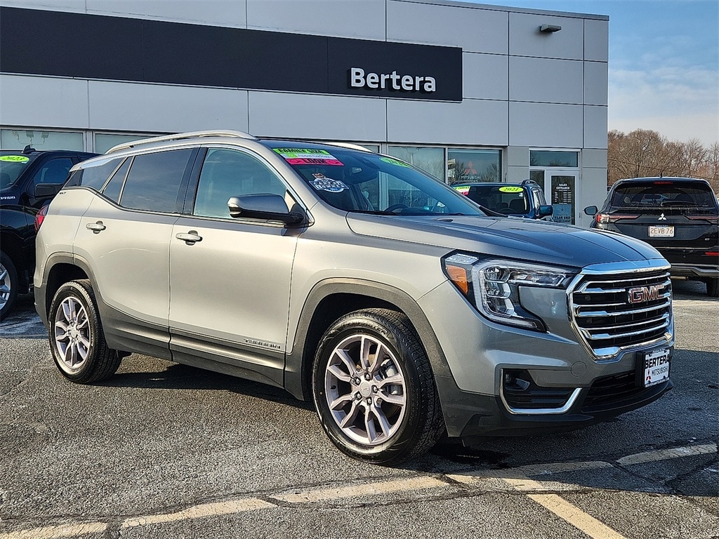 2023 GMC Terrain SLT's photo