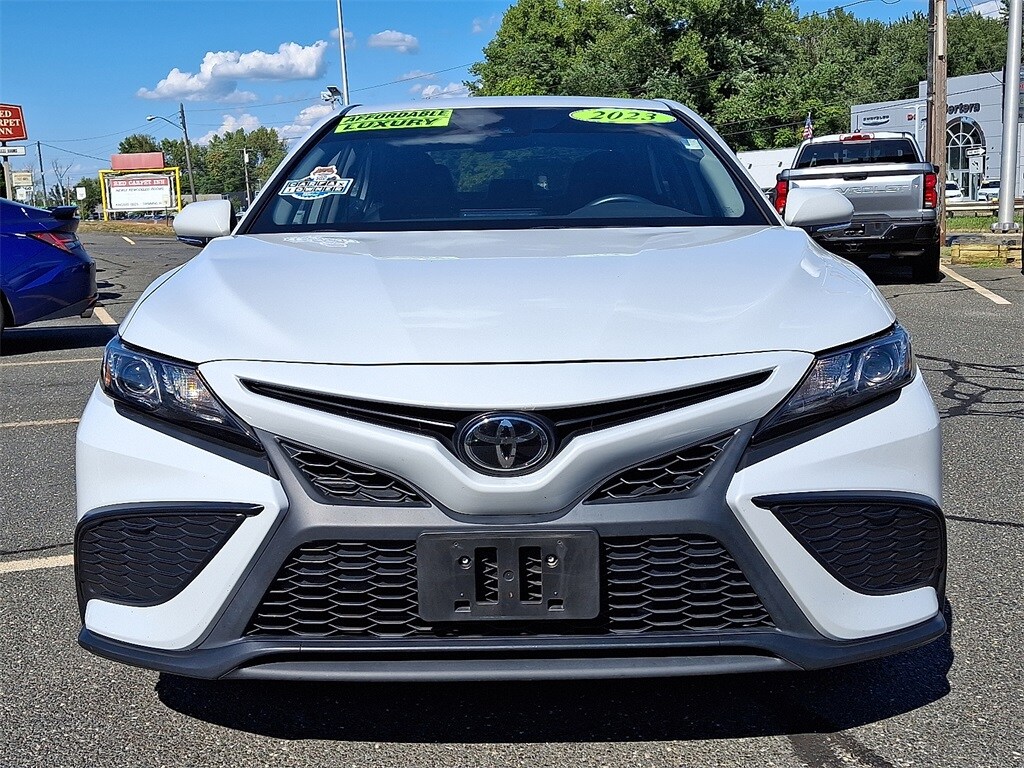 2023 Toyota Camry SE photo 2