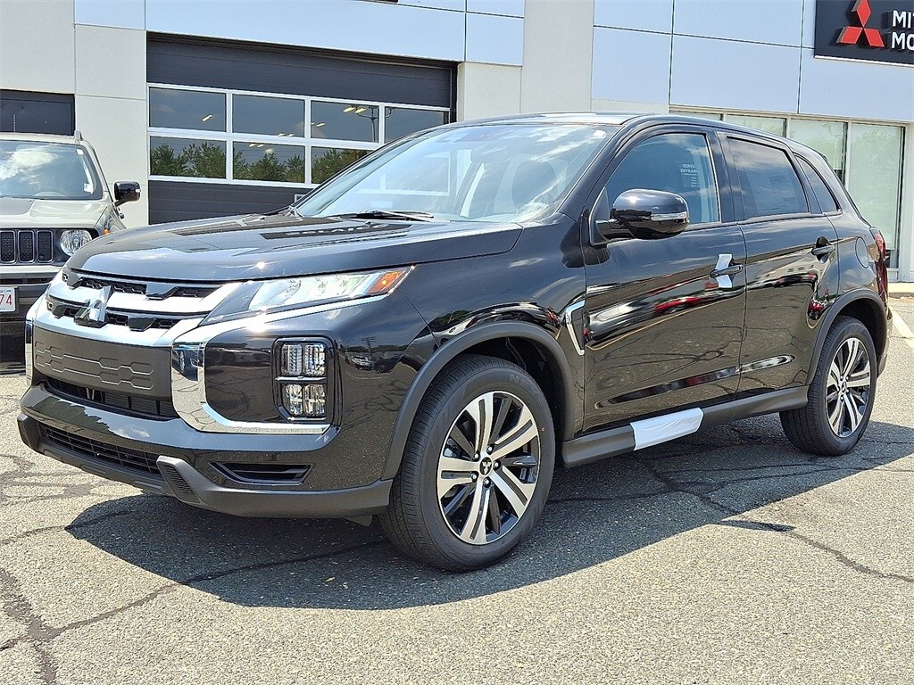 2025 Mitsubishi Outlander Sport SE photo 2