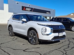 2025 Mitsubishi Outlander SE SUV