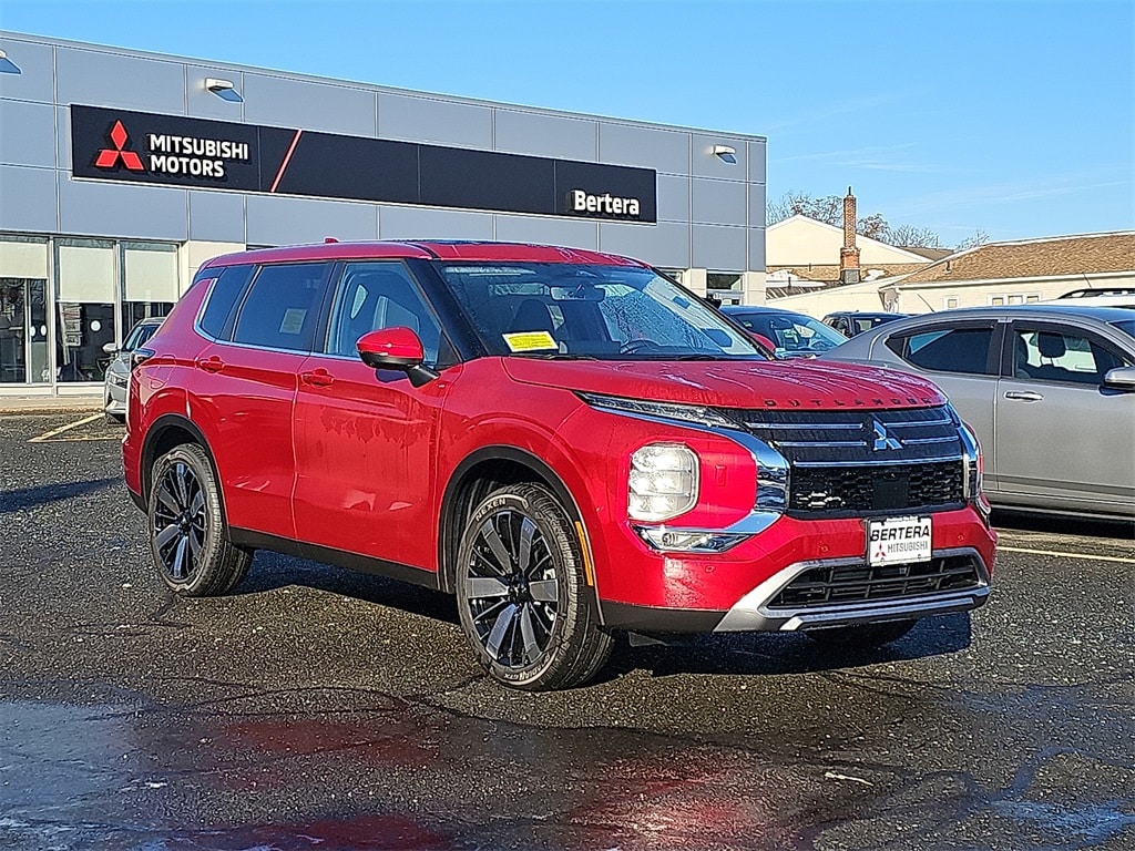 2026 Mitsubishi Outlander SE's photo