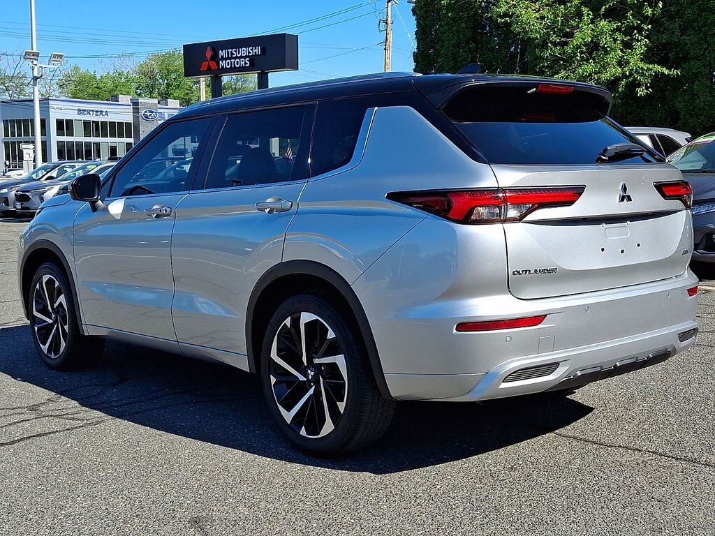 Used 2024 Mitsubishi Outlander SEL SUV