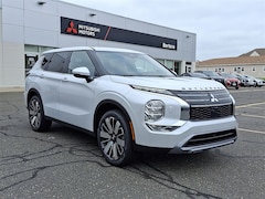 2025 Mitsubishi Outlander SE SUV