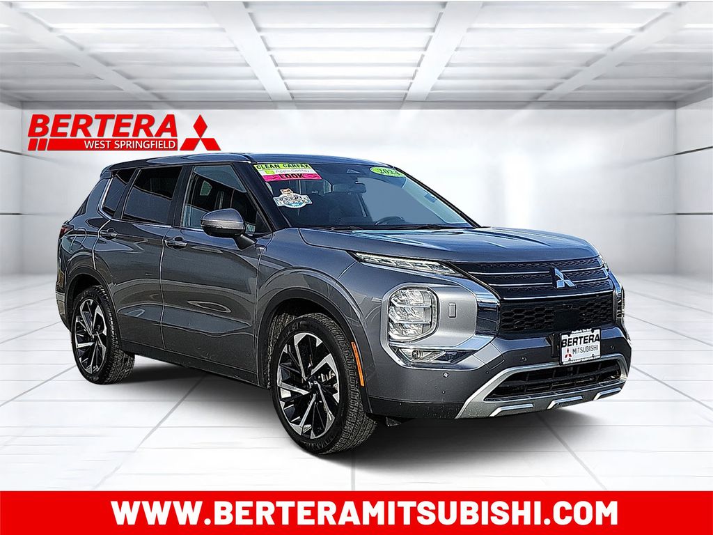 2024 Mitsubishi Outlander SE