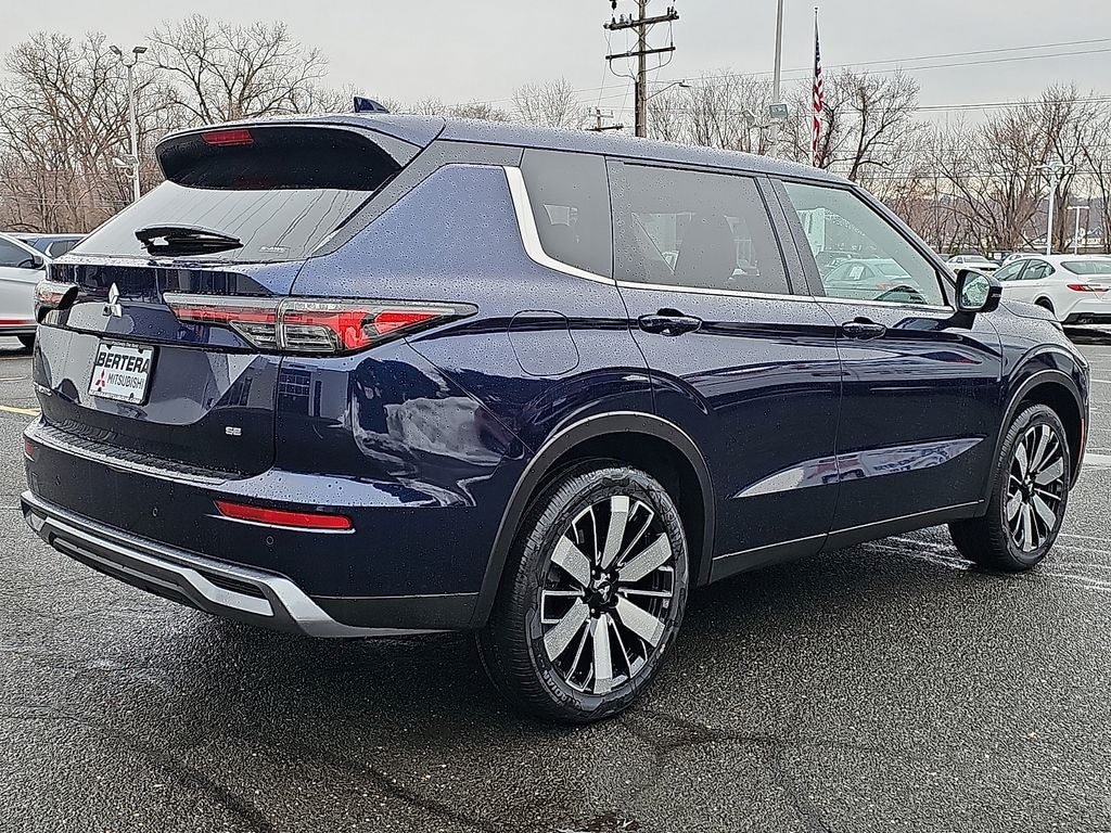 New 2026 Mitsubishi Outlander SE SUV