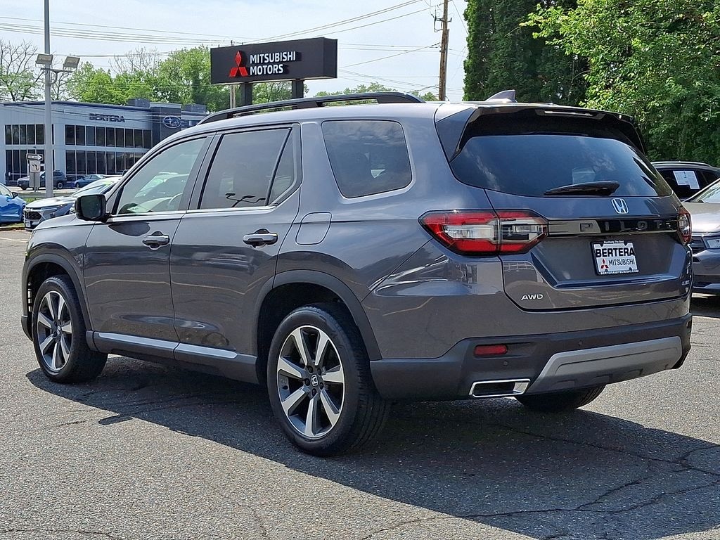 Used 2023 Honda Pilot Elite SUV
