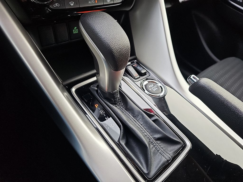 2026 Mitsubishi Eclipse Cross LE - Photo 10
