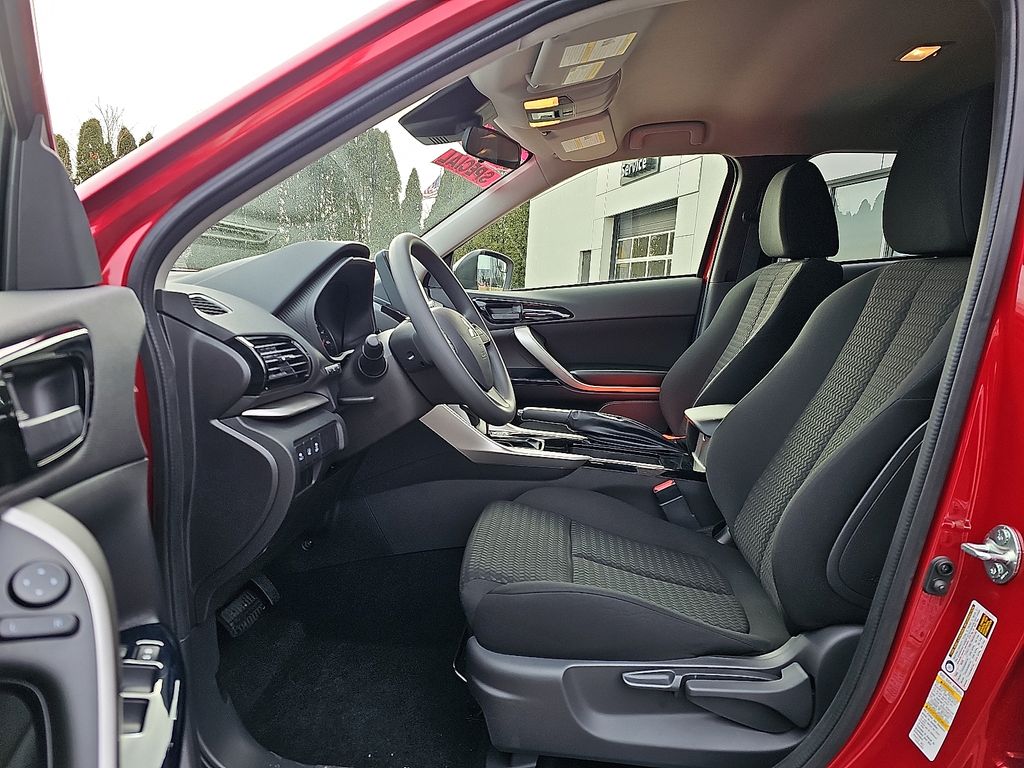 2026 Mitsubishi Eclipse Cross LE - Photo 9
