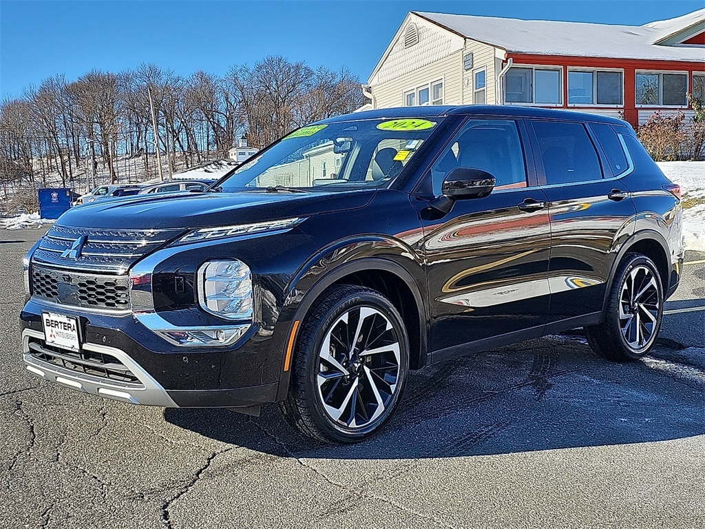 Used 2024 Mitsubishi Outlander SE SUV