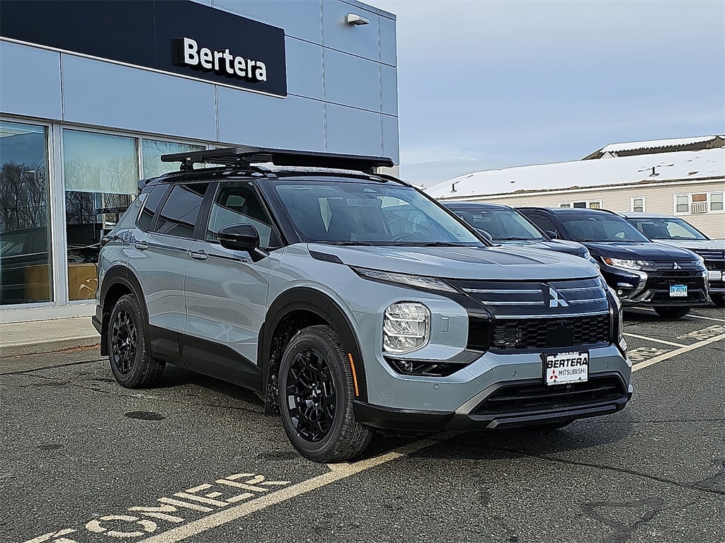 2026 Mitsubishi Outlander Trail Edition's photo