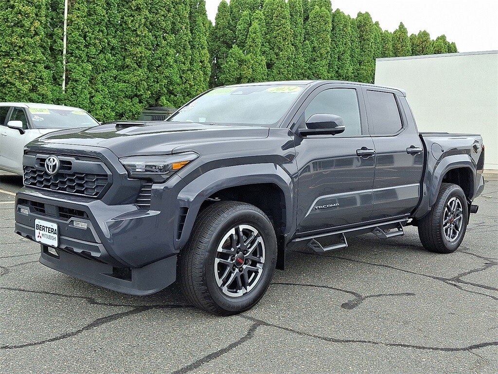 2024 Toyota Tacoma TRD Sport photo 3