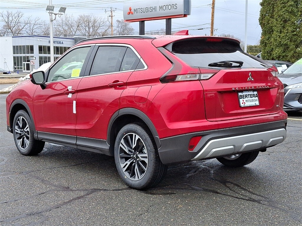 2025 Mitsubishi Eclipse Cross SE photo 3