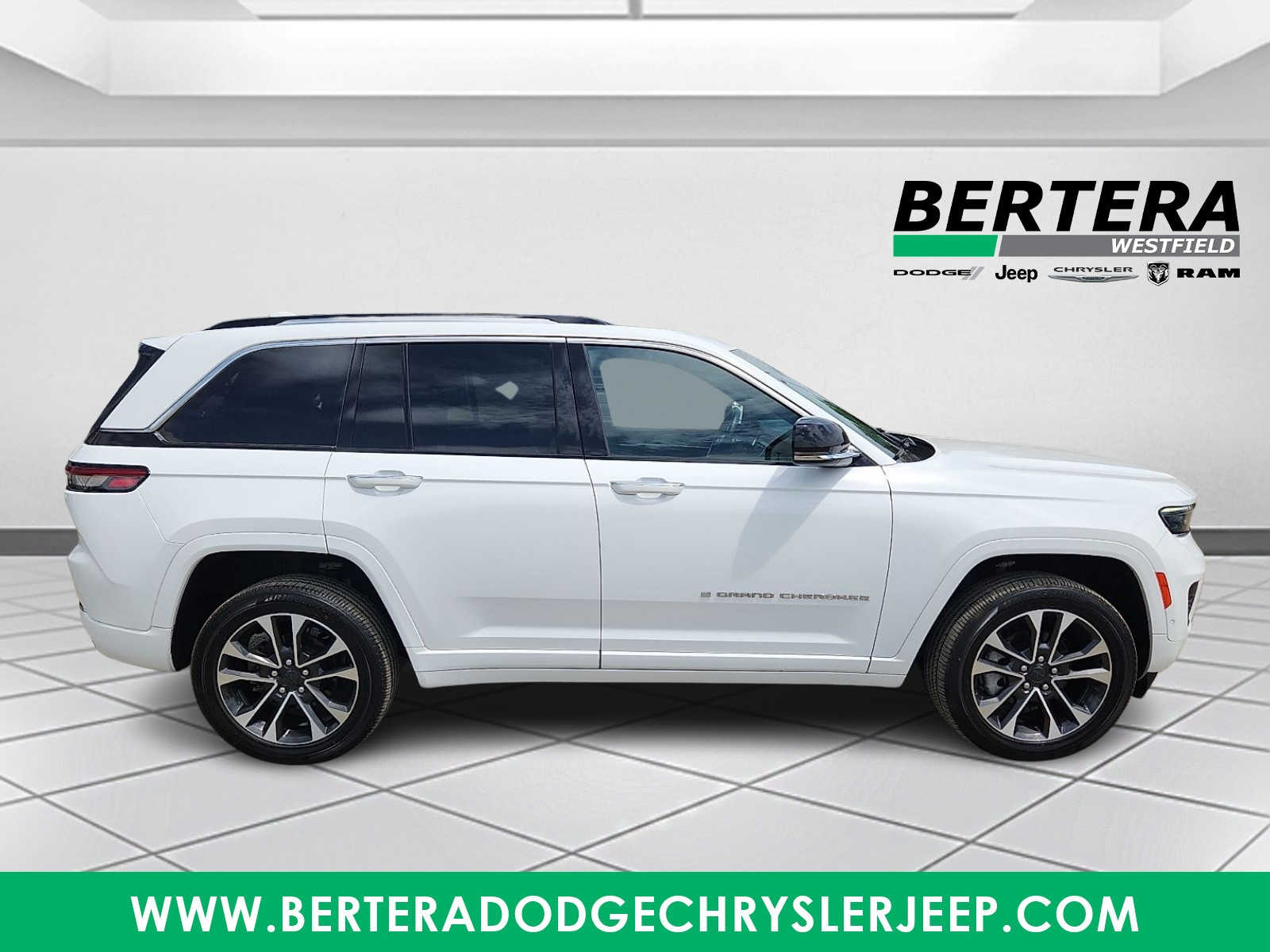 2022 Jeep Grand Cherokee Overland - Photo 7