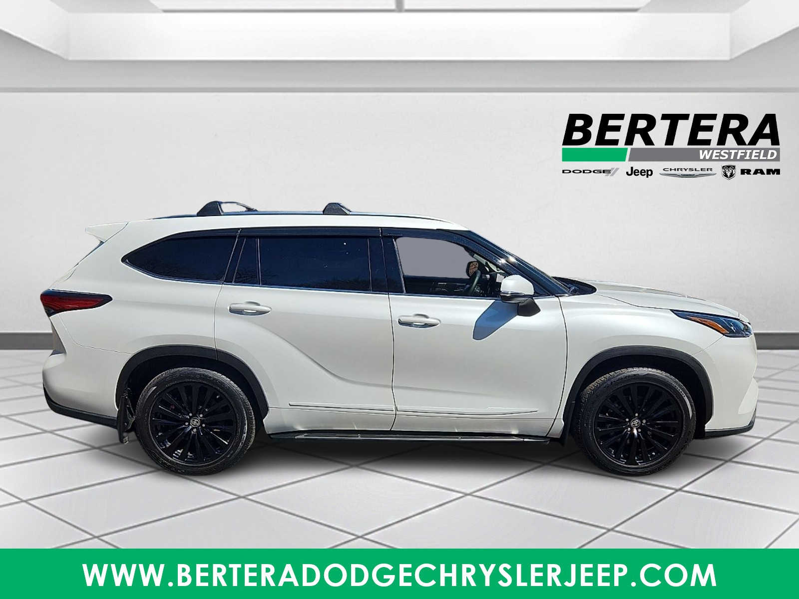 2023 Toyota Highlander Limited - Photo 7