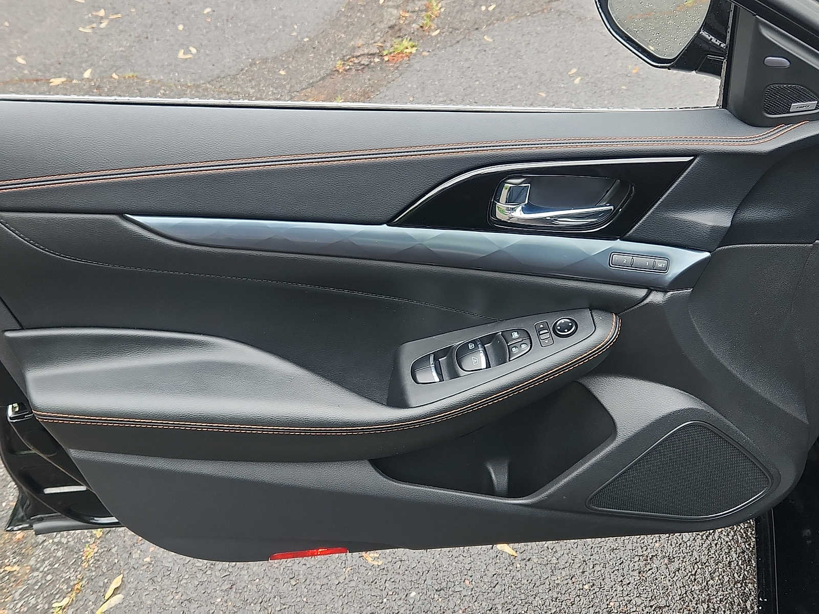 2023 Nissan Maxima SR - Photo 12