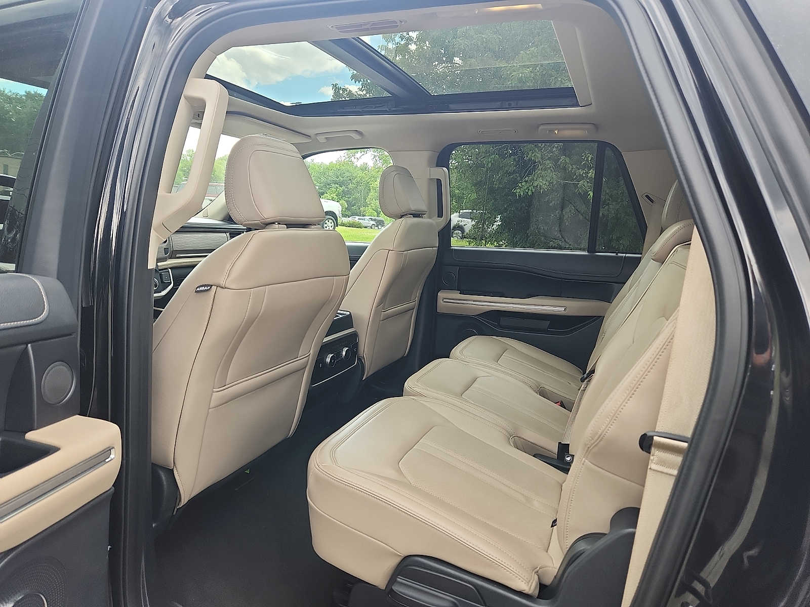 2024 Ford Expedition Limited - Photo 10