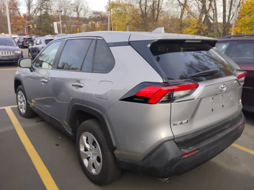 2025 Toyota RAV4 LE photo 3