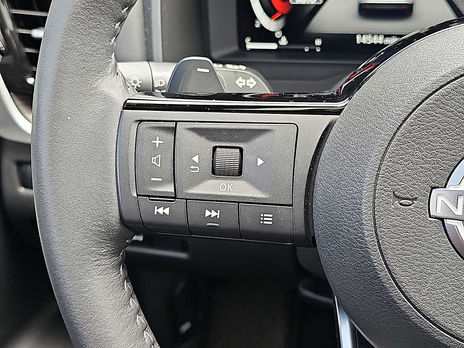 2024 Nissan Rogue Platinum - Photo 23