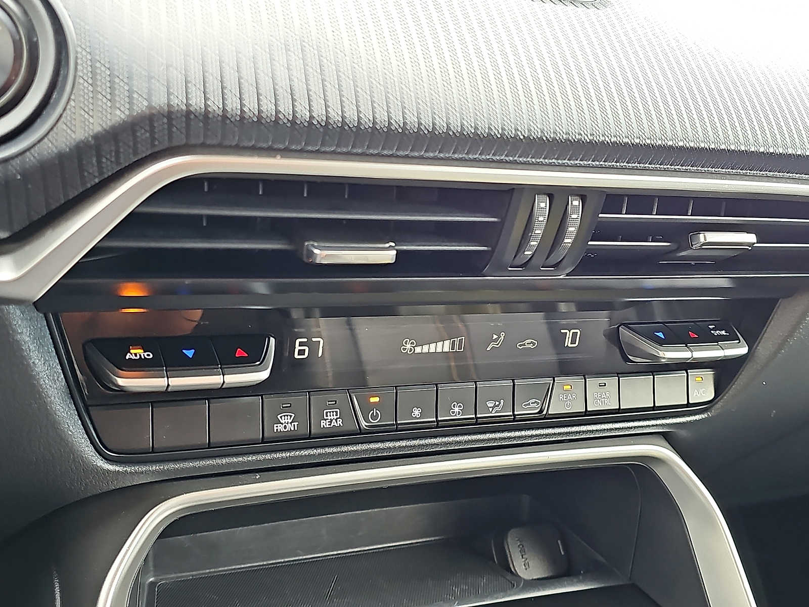 2025 Mazda CX-90 Select Package - Photo 17