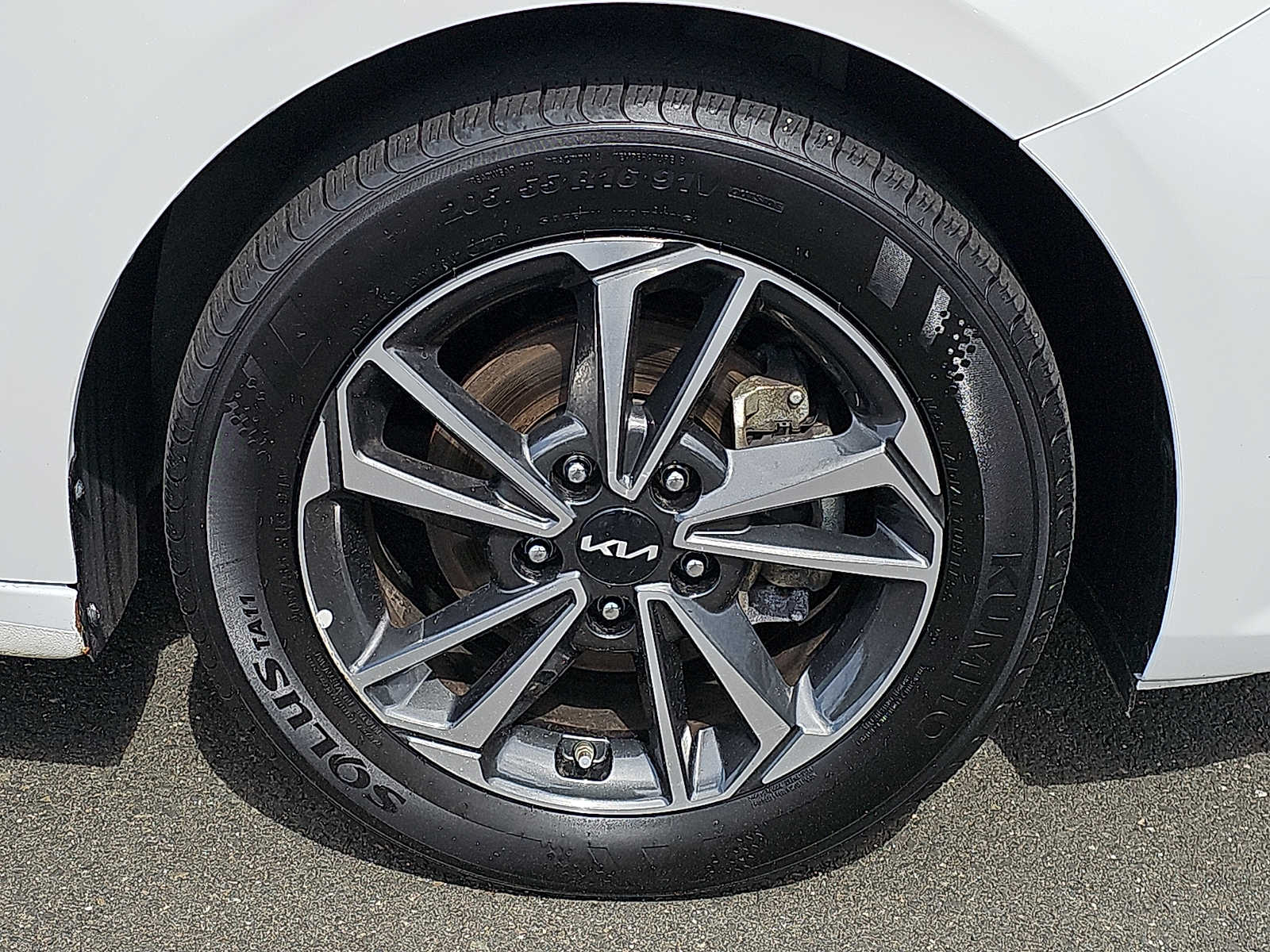 2024 Kia Forte LXS - Photo 8